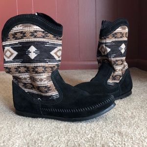 MINNETONKA boho Aztec ankle booties